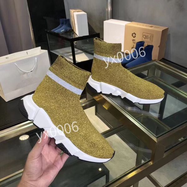 2021 designer casual shoes calfskin 35-45 suede reflective sneakers luxury winter velvet mens women increase shoe vintage leather sneaker tr, Red;white
2021 designer casual shoes calfskin 35-45 suede reflective sneakers luxury winter velvet mens women increase shoe vintage leather sneaker tr, Red;white
