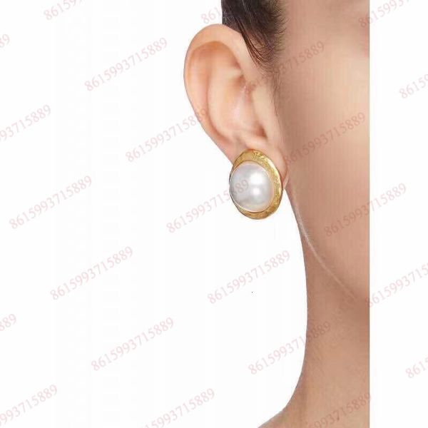 golden pearl stud earrings new women earrings high-end charm earring new fashion jewelry brass material plating 18k gold
golden pearl stud earrings new women earrings high-end charm earring new fashion jewelry brass material plating 18k gold