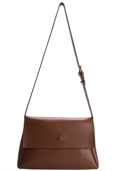 high-end retro large-capacity messenger bag ladies trend western-style one-shoulder fashion simple and versatile
high-end retro large-capacity messenger bag ladies trend western-style one-shoulder fashion simple and versatile