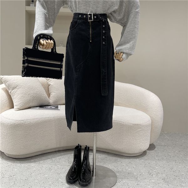 skirts spring summer 2021 female niche fashion design divide denim thin waist retro high line buttock skirt, Black 
skirts spring summer 2021 female niche fashion design divide denim thin waist retro high line buttock skirt, Black