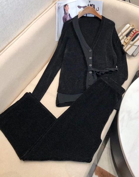 ladies fashion 2021 suit knitted stitching lace fake two cardigan + high waist wide leg pants 2 piece set 1009 women's, White
ladies fashion 2021 suit knitted stitching lace fake two cardigan + high waist wide leg pants 2 piece set 1009 women's, White