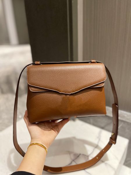 luxury designers handbags bags 2022 g series classic 2 colors genuine leather women handbag shoulder bale messengers saddle bag
luxury designers handbags bags 2022 g series classic 2 colors genuine leather women handbag shoulder bale messengers saddle bag