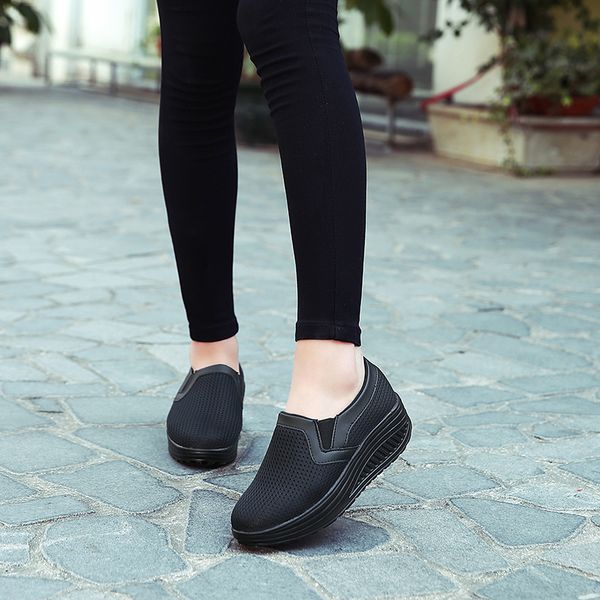 2021 men womens sport running shoes breathable mesh triple black navy blue pink outdoor increase runners sneakers size 35-42 wy34-1608
2021 men womens sport running shoes breathable mesh triple black navy blue pink outdoor increase runners sneakers size 35-42 wy34-1608