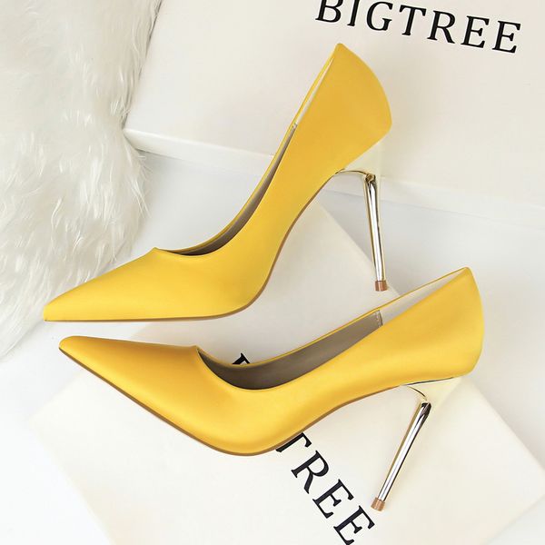 metal heel shoes women silk thin high pumps satin heeled elegant high heels yellow 34 42 43 pointed fashion ladies shoes, Black
metal heel shoes women silk thin high pumps satin heeled elegant high heels yellow 34 42 43 pointed fashion ladies shoes, Black