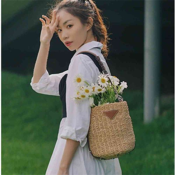 women luxurys designers bags 2021 premium p family sunshine straw hand woven vegetable basket lea designer handbag handbags totes crossbody
women luxurys designers bags 2021 premium p family sunshine straw hand woven vegetable basket lea designer handbag handbags totes crossbody