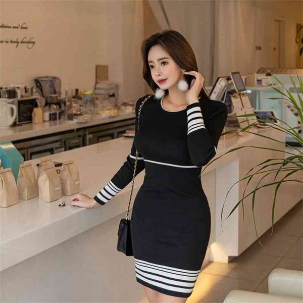 korean version of slim autumn and winter wear round neck long sleeve knitted striped dress female bag hip casual 210603, Black;gray
korean version of slim autumn and winter wear round neck long sleeve knitted striped dress female bag hip casual 210603, Black;gray