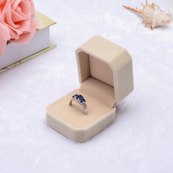 storage bags c fashion velvet engagement wedding earring ring pendant jewelry display box gift fs12
storage bags c fashion velvet engagement wedding earring ring pendant jewelry display box gift fs12