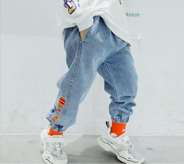 jeans children's with embroidered feet 2021 spring&autumn kids loose denim tide pants casual for infants boby boy 2-8y, Blue
jeans children's with embroidered feet 2021 spring&autumn kids loose denim tide pants casual for infants boby boy 2-8y, Blue