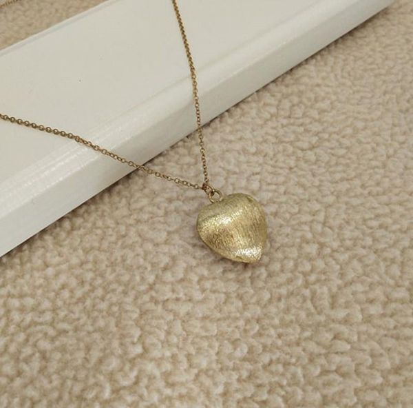 wholesale 10 pcs of 3d heart shape golden brushed pendant necklace beautiful female jewelry copper material winter products necklaces, Silver
wholesale 10 pcs of 3d heart shape golden brushed pendant necklace beautiful female jewelry copper material winter products necklaces, Silver
