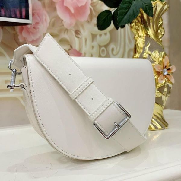 vintage solid color quality pu leather women's designer handbag wide shoulder strap messenger cross body
vintage solid color quality pu leather women's designer handbag wide shoulder strap messenger cross body