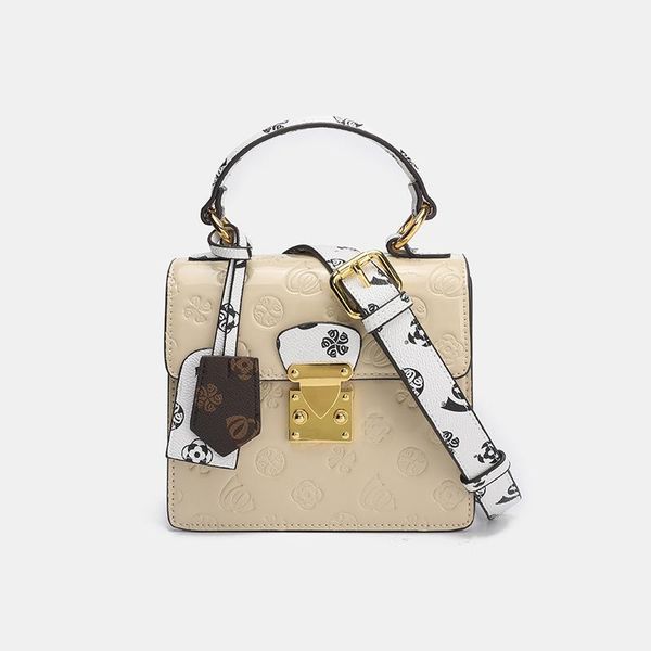 evening bags pvc women flaps 2021 fashion all match classical embossing single shoulder bag ladies designer purses and handbags sac luxe
evening bags pvc women flaps 2021 fashion all match classical embossing single shoulder bag ladies designer purses and handbags sac luxe