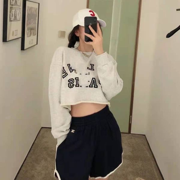 cel * 21 early autumn new saijia letter printed long sleeve wool short high waist loose women's sweater, Black
cel * 21 early autumn new saijia letter printed long sleeve wool short high waist loose women's sweater, Black