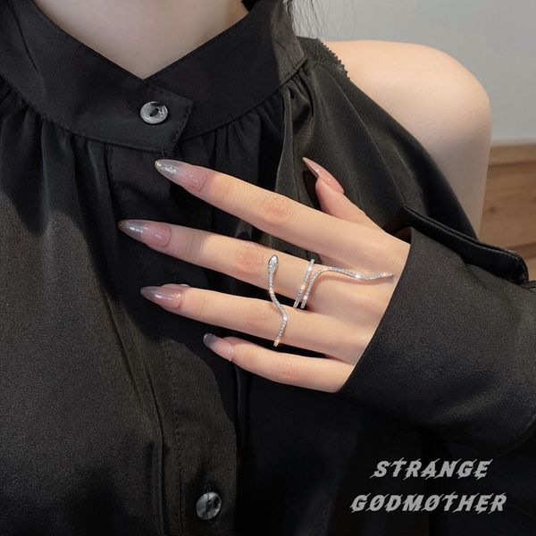 exquisite snake shaped ring, women's trendy and crowd design, cool style, fashionable personality, luxurious small tail ring, Silver
exquisite snake shaped ring, women's trendy and crowd design, cool style, fashionable personality, luxurious small tail ring, Silver