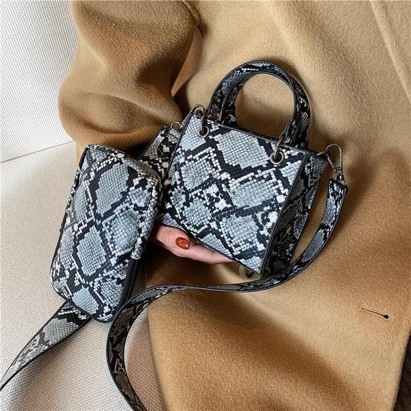shoulder bags leather pattern small pu vintage crossbody snake for women 2021 winter cross body bag ladies handbags and purses
shoulder bags leather pattern small pu vintage crossbody snake for women 2021 winter cross body bag ladies handbags and purses
