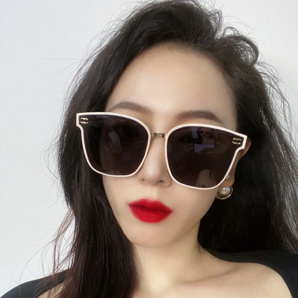 designer sunglasses xiaoxiangjia sunglasses advanced sense letters mirror legs black frame plate same milk white women, White;black
designer sunglasses xiaoxiangjia sunglasses advanced sense letters mirror legs black frame plate same milk white women, White;black