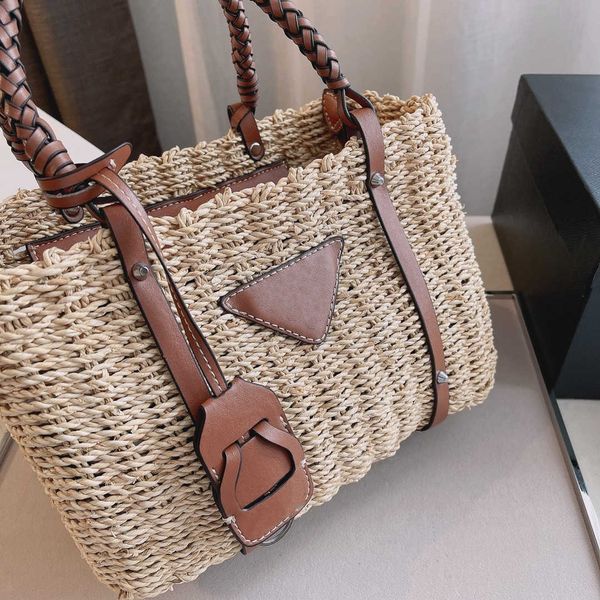 sun straw weaving and leather bags, relaxed literature art, large capacity distribution box 25 * 17 cm
sun straw weaving and leather bags, relaxed literature art, large capacity distribution box 25 * 17 cm