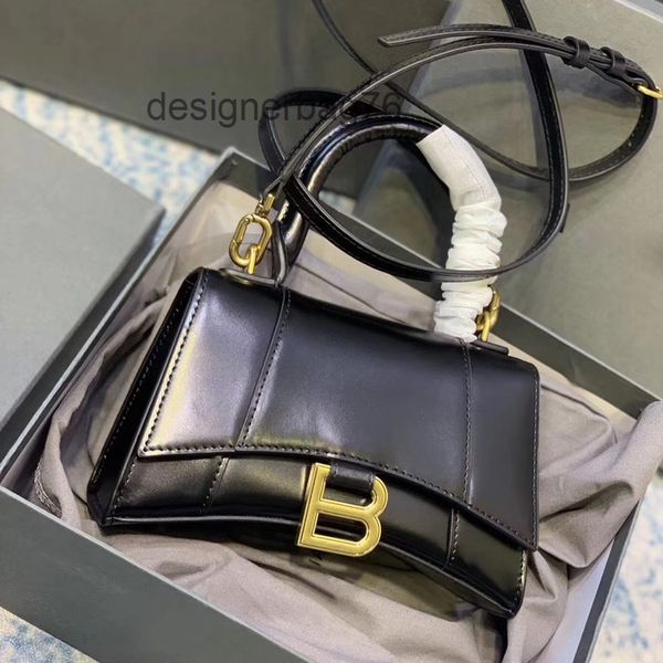 2022 luxurys designer bags bbalencaigss bag female leather hourglass b home crocodile pattern portable one shoulder messenger lb8u
2022 luxurys designer bags bbalencaigss bag female leather hourglass b home crocodile pattern portable one shoulder messenger lb8u