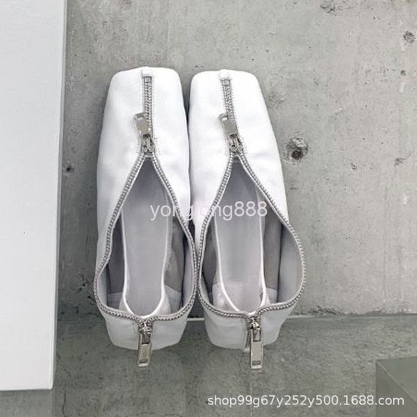 dress shoes 21 pen bag shoes women's shallow mouth zipper flat black small leather fashion soft sole single lefu
dress shoes 21 pen bag shoes women's shallow mouth zipper flat black small leather fashion soft sole single lefu