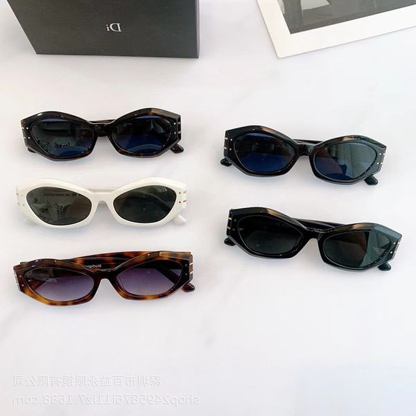 50% discount for factory direct salescd women's fashion style women's advanced sense d home sunglasses signature b1u, White;black
50% discount for factory direct salescd women's fashion style women's advanced sense d home sunglasses signature b1u, White;black