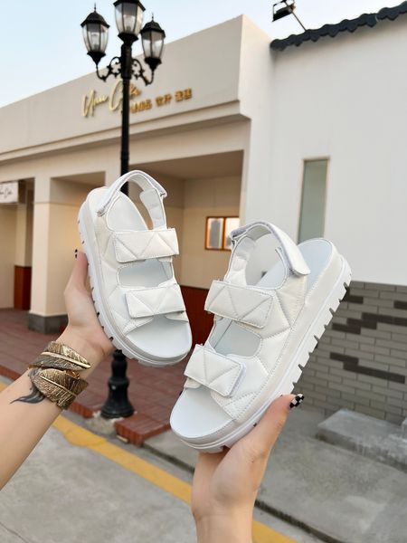 2022 women designer sandals nappa leather sandal quilted slides summer heightening outdoor slippers fashion beach slipper with box, Black
2022 women designer sandals nappa leather sandal quilted slides summer heightening outdoor slippers fashion beach slipper with box, Black