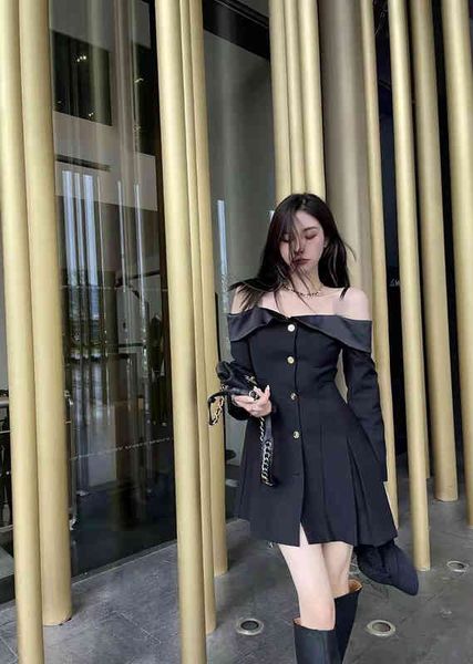 casual dresses yl early spring suspender shoulder leakage metal buckle decorative suit coat skirt, Black;gray
casual dresses yl early spring suspender shoulder leakage metal buckle decorative suit coat skirt, Black;gray