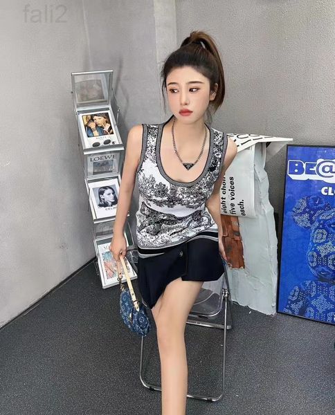 women's tanks & camis designer 2022 summer new jungle tiger letter knitted vest women's comfortable versatile u-neck stitched slee, White
women's tanks & camis designer 2022 summer new jungle tiger letter knitted vest women's comfortable versatile u-neck stitched slee, White