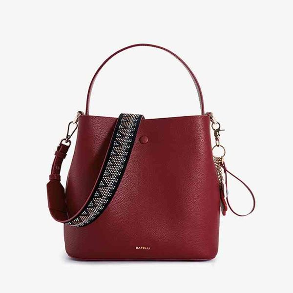 fashion brand bag for women's new handbag leather crossbody shoulder casual bucket luxury designer handle shopping trend 220608
fashion brand bag for women's new handbag leather crossbody shoulder casual bucket luxury designer handle shopping trend 220608