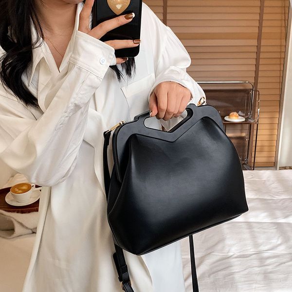 designer bags high sense clip women's 2022 new autumn and winter fashion candy color inverted triangle cloud portable dumpling
designer bags high sense clip women's 2022 new autumn and winter fashion candy color inverted triangle cloud portable dumpling