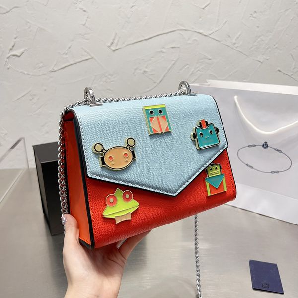 classic triangle sign chain shoulder bags italy brand enamel decoration women underarm handbags luxury designer genuine leather crossbody ba
classic triangle sign chain shoulder bags italy brand enamel decoration women underarm handbags luxury designer genuine leather crossbody ba