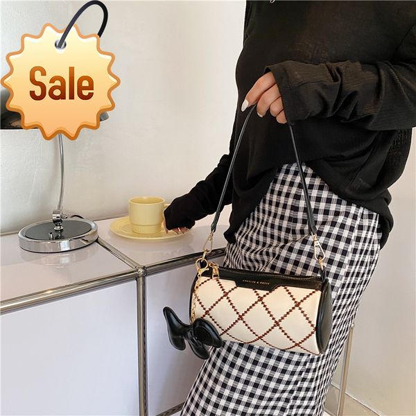 small 2022 new rhombic chain red cylinder women fashion temperament messenger leather shoulder bags
small 2022 new rhombic chain red cylinder women fashion temperament messenger leather shoulder bags