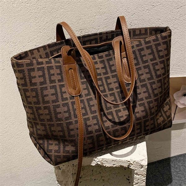 super low discount live women's capacity foreign style letter one shoulder large bag printed versatile commuter tote bag
super low discount live women's capacity foreign style letter one shoulder large bag printed versatile commuter tote bag