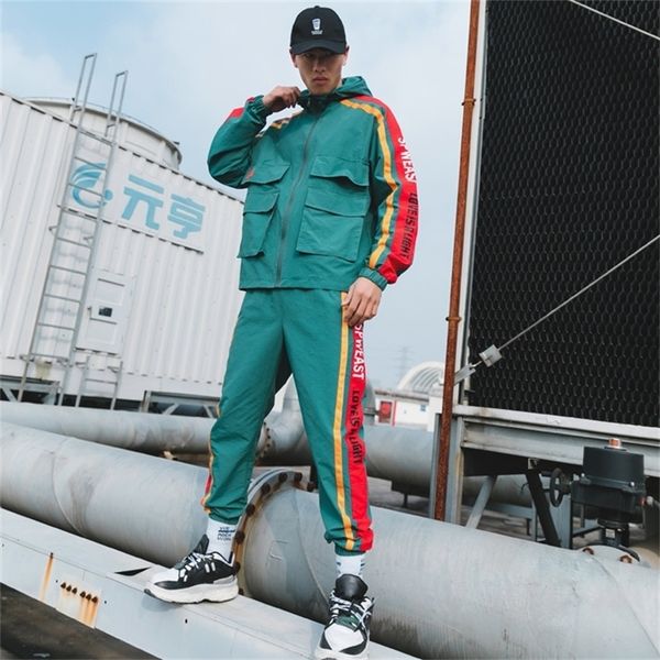 brand men s sports suits loose comfortable casual jacket sports pants suit multi pocket green hooded jogging track suit lj201126, Gray
brand men s sports suits loose comfortable casual jacket sports pants suit multi pocket green hooded jogging track suit lj201126, Gray