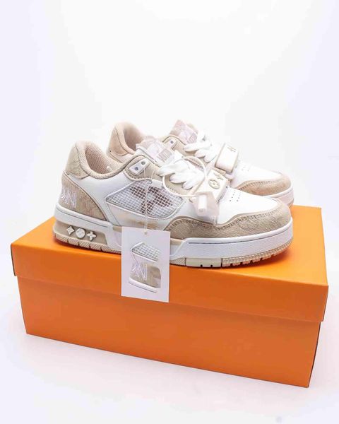 l new men's and women's high-end walking shoes leisure sports culture 100 match basketball shoes v original 1 to 1 copy senior sen
l new men's and women's high-end walking shoes leisure sports culture 100 match basketball shoes v original 1 to 1 copy senior sen