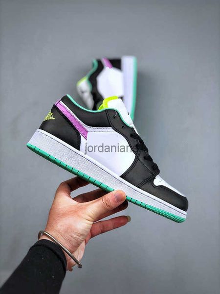 shoes womens jumpman 1s low gs white violet shock colorway white/black/green glow/violet leather trainers size 36-40
shoes womens jumpman 1s low gs white violet shock colorway white/black/green glow/violet leather trainers size 36-40