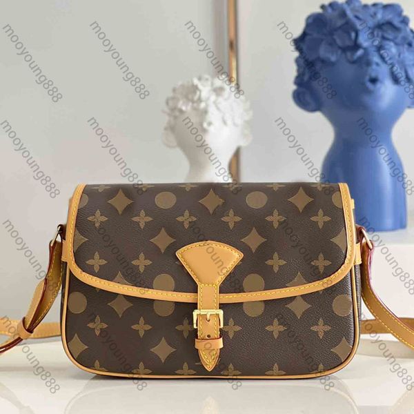 10a tier quality luxuries designers 27cm medium womens bag coated canvas quilted flap purse handbag crossbody brown flower shoulder strap ba
10a tier quality luxuries designers 27cm medium womens bag coated canvas quilted flap purse handbag crossbody brown flower shoulder strap ba