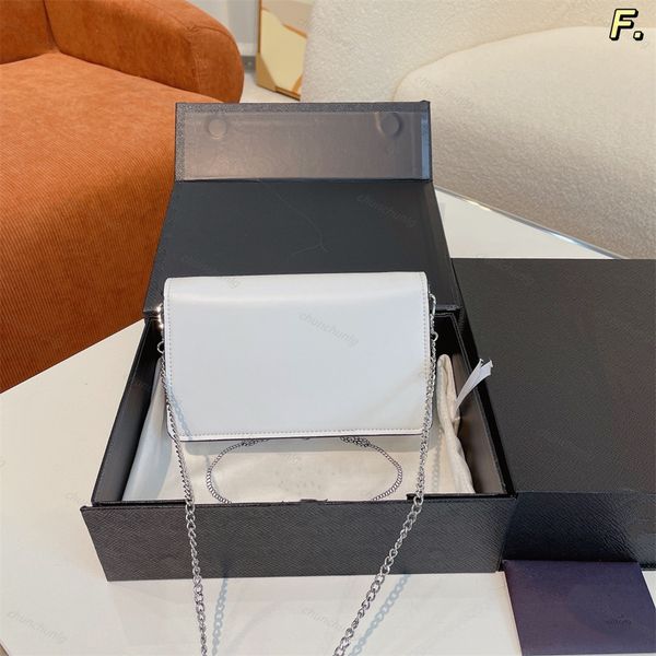 2021 women's shoulder handbag flip wallet silver chain shoulder strap cowhide leather quality
2021 women's shoulder handbag flip wallet silver chain shoulder strap cowhide leather quality