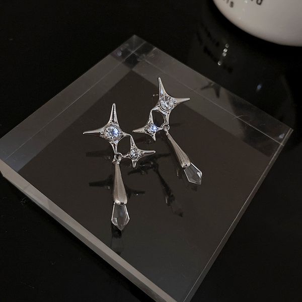 silver stud rhinestone-encrusted four eight-pointed stars crystal earrings ins metal cold style earrings graceful personality sweet cool, Golden
silver stud rhinestone-encrusted four eight-pointed stars crystal earrings ins metal cold style earrings graceful personality sweet cool, Golden