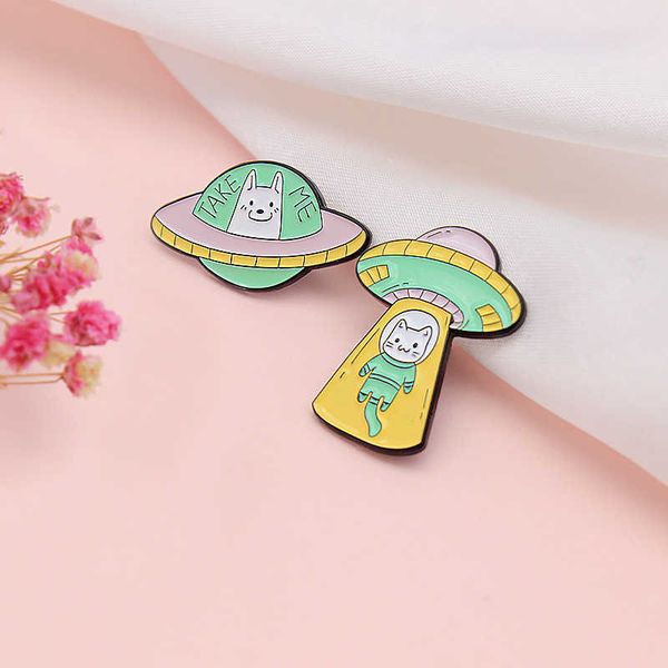 little white cat astronauts open spacecraft to travel to all planets, fashionable and creative alloy brooch jewelry, Gray
little white cat astronauts open spacecraft to travel to all planets, fashionable and creative alloy brooch jewelry, Gray