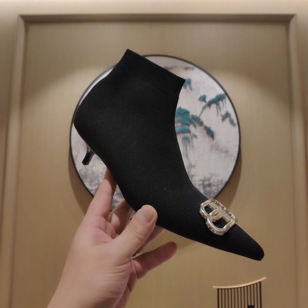 2022 dress shoes wedding sandal white black pink red blue women high heels luxury party designer slipper size35-41
2022 dress shoes wedding sandal white black pink red blue women high heels luxury party designer slipper size35-41