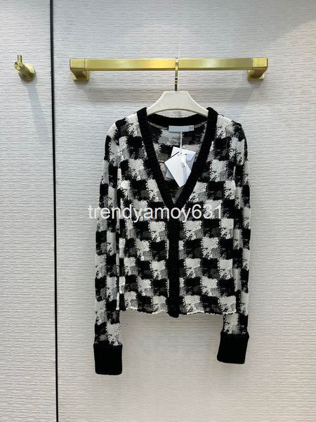 women's sweaters black and white check cashmere cardigan temperament thousand bird v-neck slim fit warm button coat, White;black
women's sweaters black and white check cashmere cardigan temperament thousand bird v-neck slim fit warm button coat, White;black