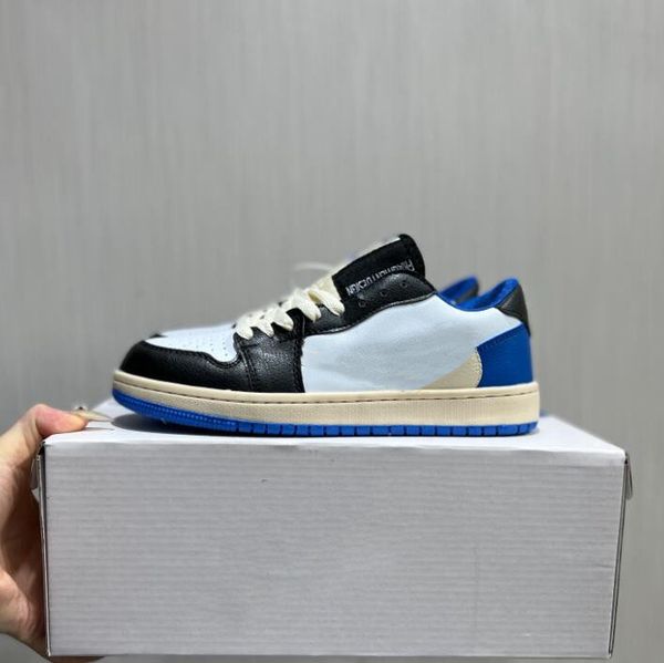 comfortable wear-resisting 1s low casual skateboard shoes fashion men women breathable non-slip lace-up leather sneakers trainers 36-44, Black
comfortable wear-resisting 1s low casual skateboard shoes fashion men women breathable non-slip lace-up leather sneakers trainers 36-44, Black