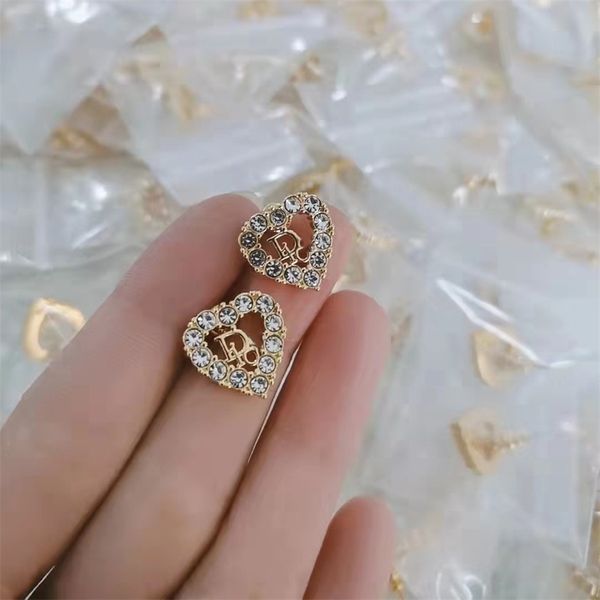 letter full diamond love earrings female high sense heart-shaped hollow out earrings, Golden
letter full diamond love earrings female high sense heart-shaped hollow out earrings, Golden