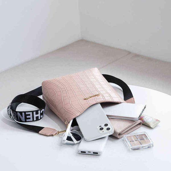 fashionnew women messenger bags crocodile pu leather female crossbody shoulder hand for ladi handbags 55% off
fashionnew women messenger bags crocodile pu leather female crossbody shoulder hand for ladi handbags 55% off