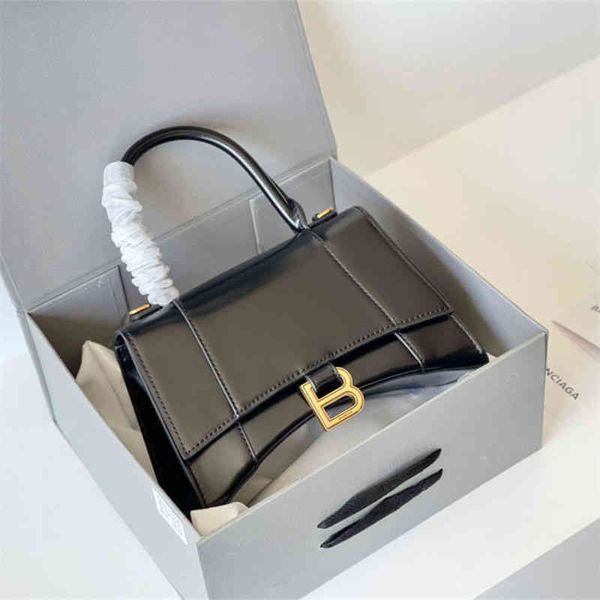 2022ss balencigas's handbag paris designer 2022 hourglass bag crocodile leather fashion women's portable messenger shoulder crossb
2022ss balencigas's handbag paris designer 2022 hourglass bag crocodile leather fashion women's portable messenger shoulder crossb