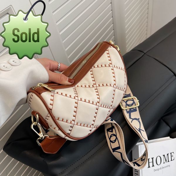 small 2022 new texture wide cross saddle leisure women's fashion solid color shoulder messenger ladies designer bag handbag
small 2022 new texture wide cross saddle leisure women's fashion solid color shoulder messenger ladies designer bag handbag