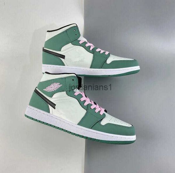 dutch green classic shoes fullgrain leather trainer grade school gym sports shoes with original box
dutch green classic shoes fullgrain leather trainer grade school gym sports shoes with original box
