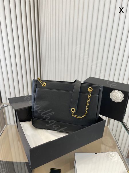 designer bag luxury the high-capacity leather and chain tote measures 31cm for commuter shopping
designer bag luxury the high-capacity leather and chain tote measures 31cm for commuter shopping