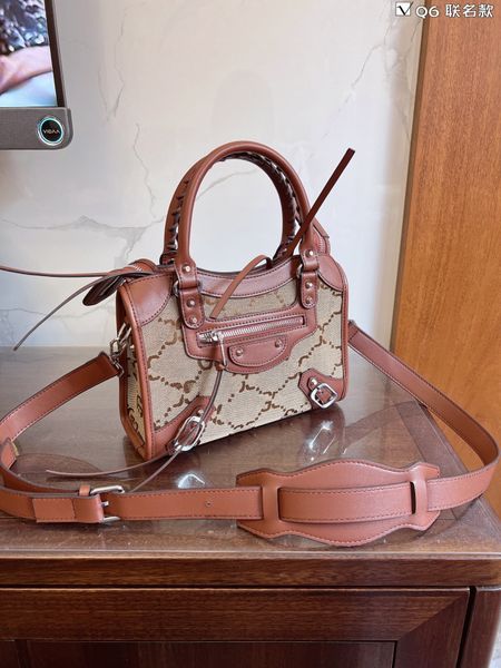 g+b brown tassel motorcycle bags baguette bag pure leather quality solid color one shoulder cross designer luxury women like men
g+b brown tassel motorcycle bags baguette bag pure leather quality solid color one shoulder cross designer luxury women like men