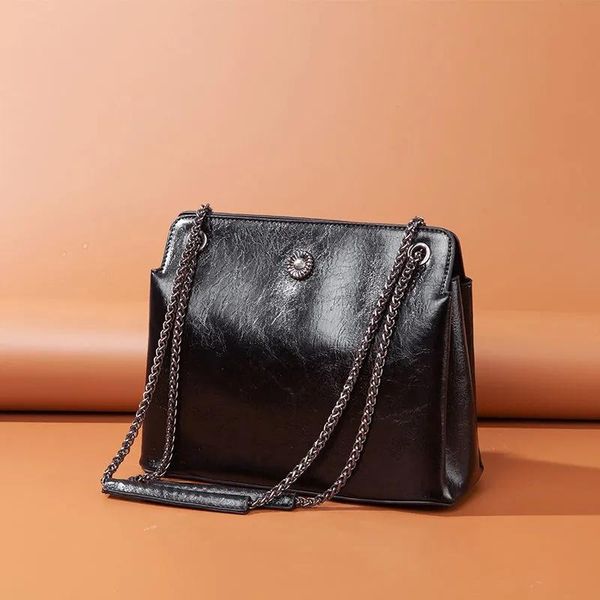 evening bags women's leather bag luxury design ladies large-capacity versatile single shoulder
evening bags women's leather bag luxury design ladies large-capacity versatile single shoulder