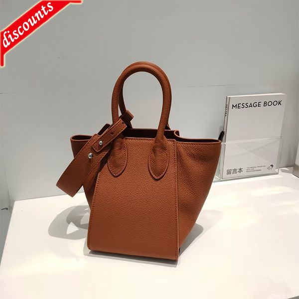 factory online export designer brand bag handbag new leather women's togo original cabbage single shoulder diagonal wing
factory online export designer brand bag handbag new leather women's togo original cabbage single shoulder diagonal wing